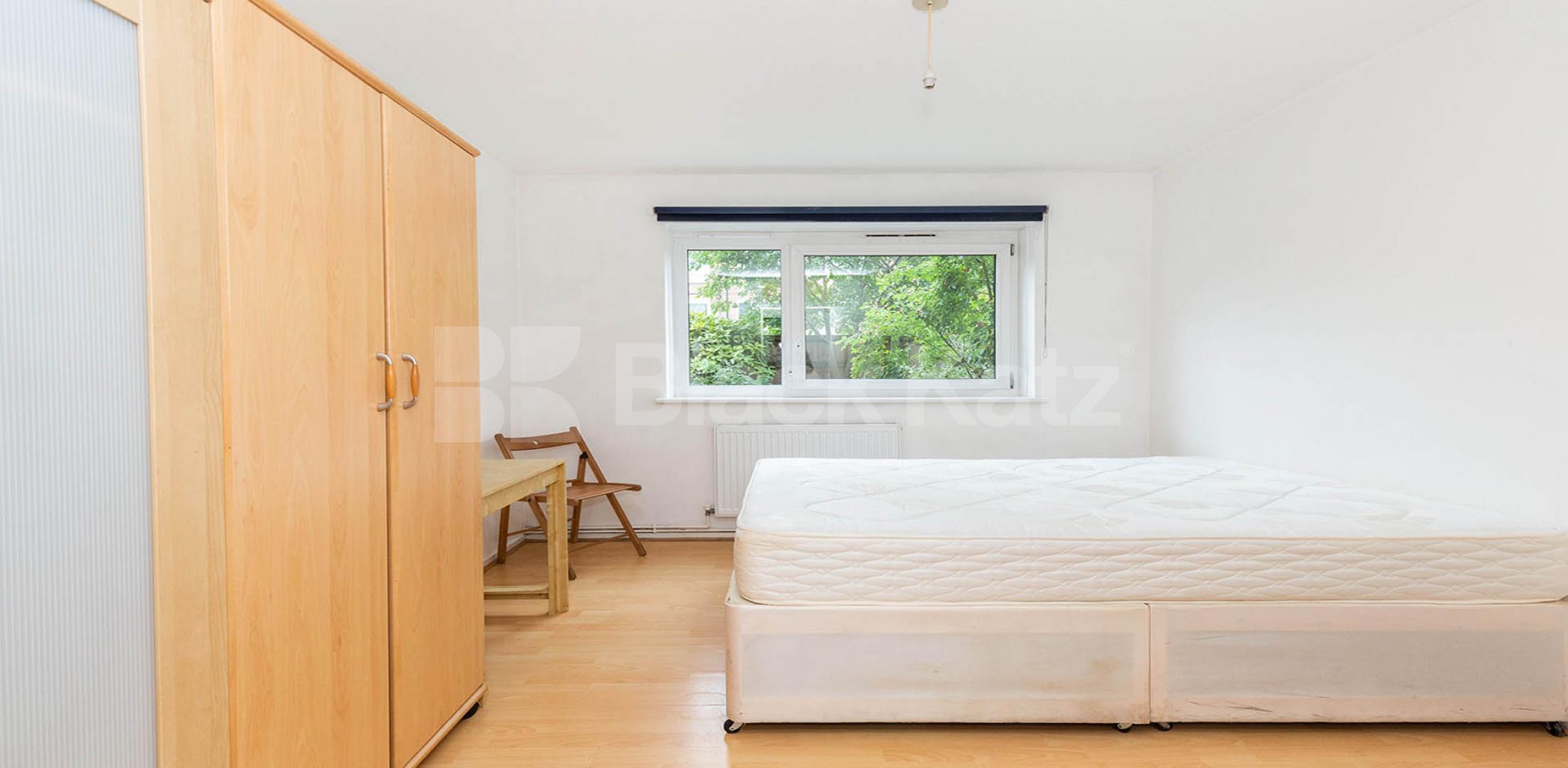 Ground floor 4 bedroom with large garden by Bromley By Bow Patrick Connolly Gardens, Bow E3